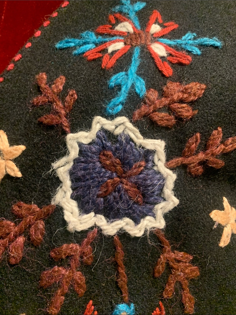 SGDN Vintage Embroidered Vest - Picture 5 of 8